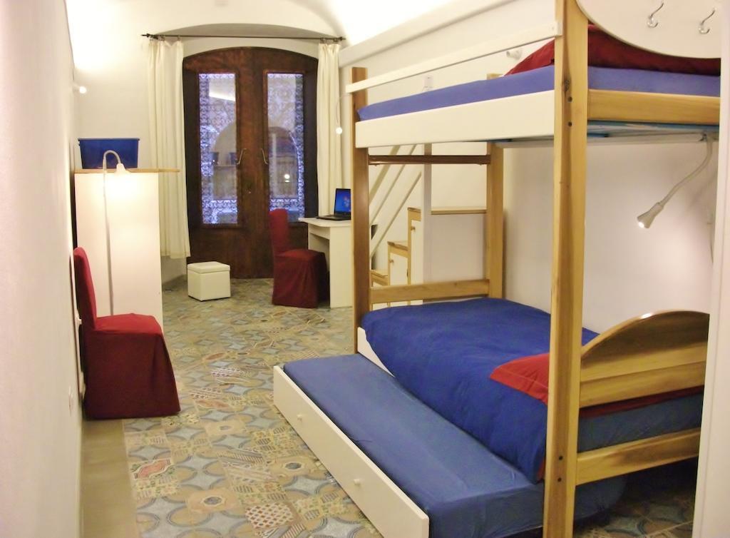 Residenze Palazzo Pes Διαμέρισμα Κάλιαρι Δωμάτιο φωτογραφία