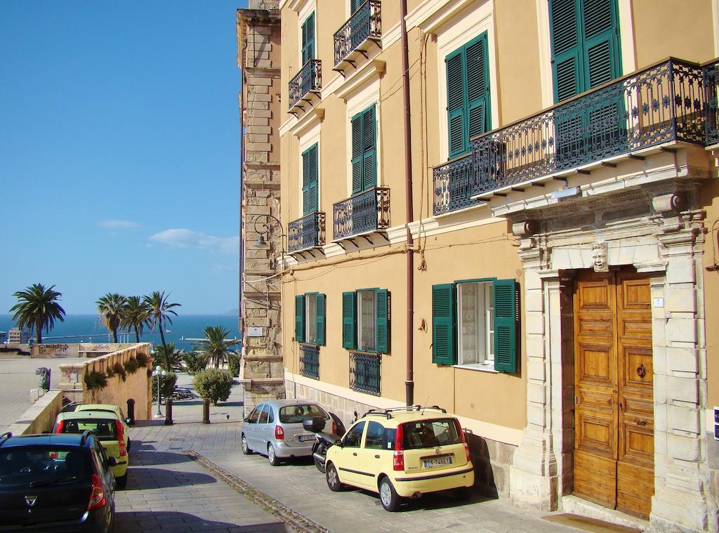 Residenze Palazzo Pes Διαμέρισμα Κάλιαρι Δωμάτιο φωτογραφία